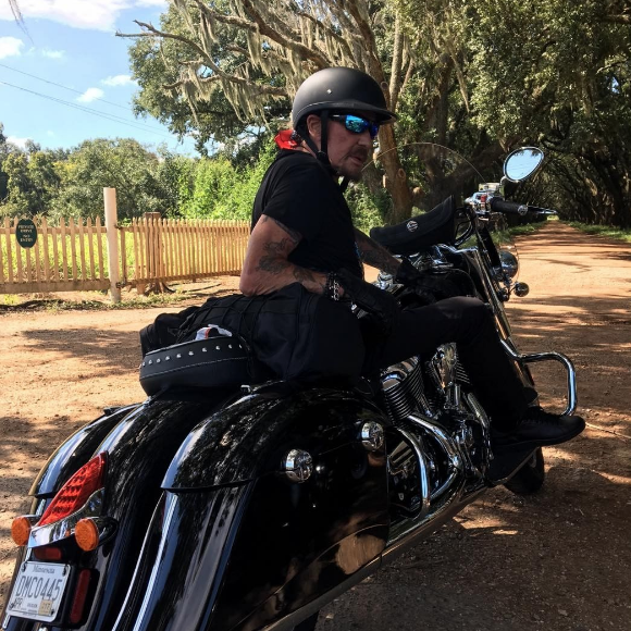 Johnny Hallyday et sa bande en plein road trip à travers les Etats-Unis - Départ pour le Texas de la Nouvelle-Orléans, il y a semaine, le 16 septembre 2016.