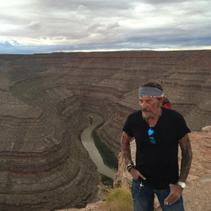 Johnny Hallyday et sa bande en plein road trip à travers les Etats-Unis - San Juan River dans l'Utah, le 23 septembre 2016.
