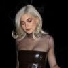 Kylie Jenner, blonde platine, se promène dans les rues de West Hollywood, le 22 septembre 2016