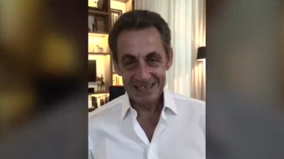 Nicolas Sarkozy souhaite un joyeux anniversaire à Nicolas Sarkozy dans le prime "Touche pas à mon poste" du 22 septembre 2016.