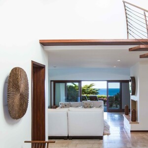 La nouvelle propriété d'Angelina Jolie située à Malibu est louée pour 95 000 dollars par mois. Suite à l'annonce de son divorce avec Brad Pitt, l'actrice américaine s'est réfugiée sous ce toit avec ses six enfants (septembre 2016).