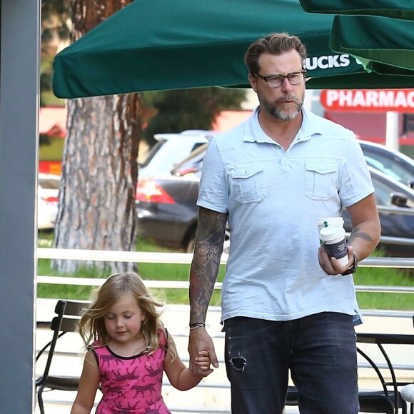 Exclusif -Dean McDermott à la sortie d'un Starbucks avec sa fille Hattie à Studio City, le 21 septembre 2016