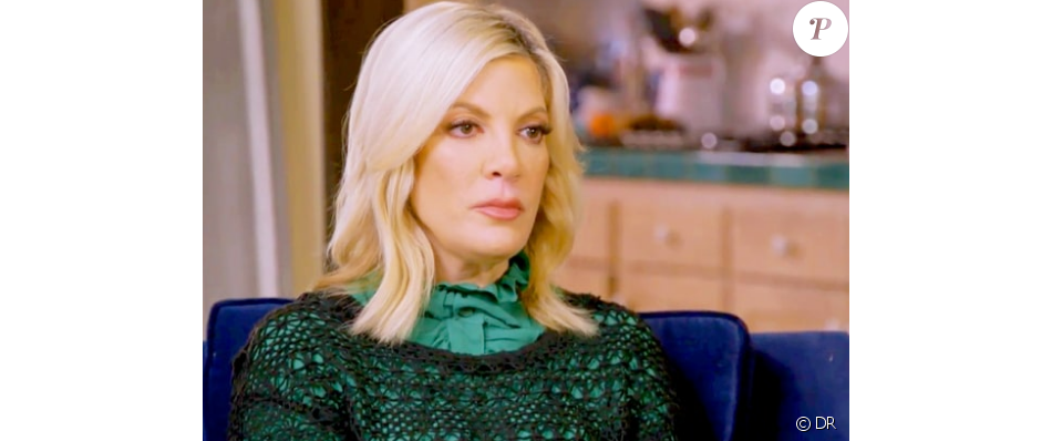 Tyler Henry à Lécoute De Lau-delà Tori Spelling dans l'émission Hollywood Medium With Tyler Henry