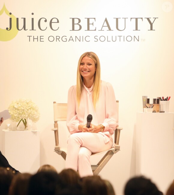 Gwyneth Paltrow assure la promotion de sa marque de cosmétiques "Juice Beauty" à Toronto, le 14 juillet 2016. © CPA/Bestimage