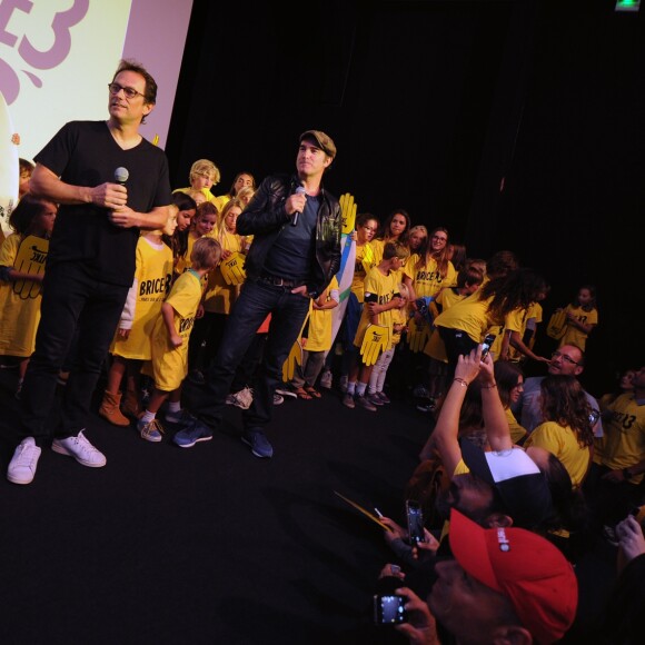 Clovis Cornillac et Jean Dujardin - Présentation du film "Brice 3" au cinéma Rex d'Hossegor avec Jean Dujardin, Clovis Cornillac et les enfants du Hossegor Surf Club, le 25 septembre 2016. © Bernard-Dequier/Bestimage