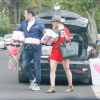 Exclusif - Hilary Duff, Mike Comrie et leur fils Mike Comrie arrivent à l' anniversaire de la fille d'Haylie Duff, Ryan, à Los Angeles le 7 mai 2016.