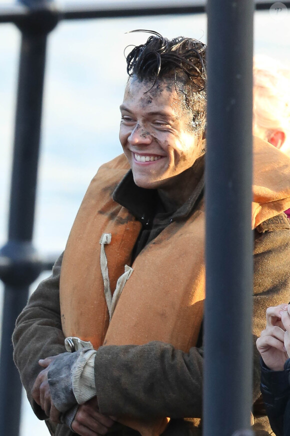 Harry Styles sur le tournage de "Dunkirk" à Weymouth. Angleterre, le 28 juillet 2016. Harry Styles on the set of "Dunkirk" in Weymouth. England, July 28th, 2016.28/07/2016 - Weymouth