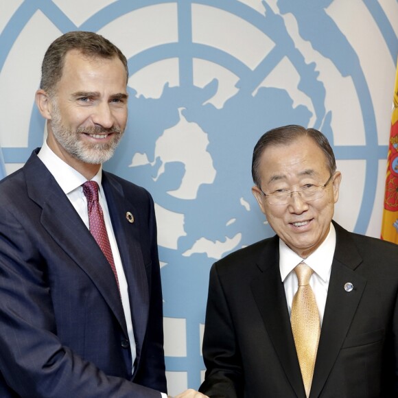 Le roi d'Espagne Felipe VI et le secrétaire général des Nations Unies Ban Ki-Moon lors du premier jour de la 71e Assemblée Générale de l'ONU à New York le 20 septembre 2016.