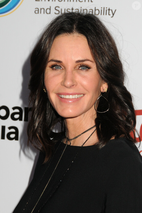 Courteney Cox - People à la soirée "2016 UCLA Institute of the Environment and Sustainability Gala" à Beverly Hills. Le 24 mars 2016 © Byron Purvis / Zuma Press / Bestimage 24/03/2016 - Beverly Hills