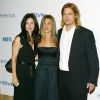 Courteney Cox, Jennifer Aniston et Brad Pitt à Beverly Hills en avril 2003.