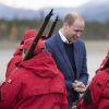 Le prince William et Kate Middleton, duc et duchesse de Cambridge, à leur arrivée à Whitehorse en territoire Yukon au quatrième jour de leur visite officielle au Canada, le 27 septembre 2016