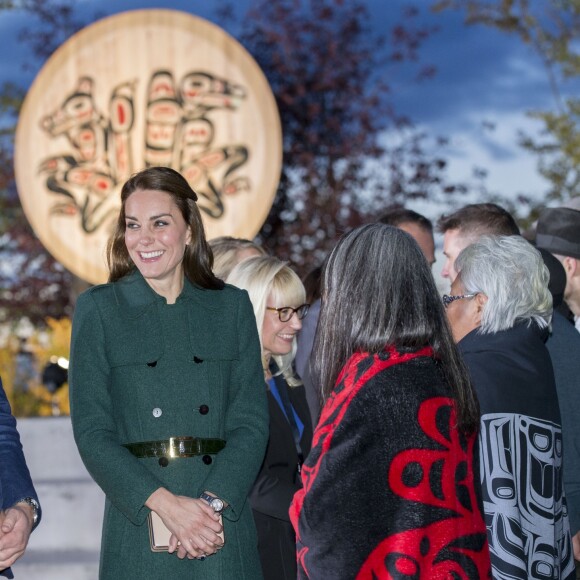 Le prince William et Kate Middleton, duc et duchesse de Cambridge, sont arrivés à Whitehorse en territoire Yukon au quatrième jour de leur visite officielle au Canada, le 27 septembre 2016