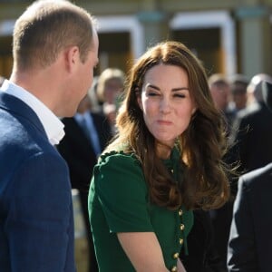 Le prince William et Kate Middleton, duc et duchesse de Cambridge, en pleine dégustation lors d'un festival gastronomique, "A Taste of British-Colombia", sur Mission Hill à Kelowna dans la vallée de l'Okanagan, au matin du quatrième jour de leur visite officielle au Canada, le 27 septembre 2016