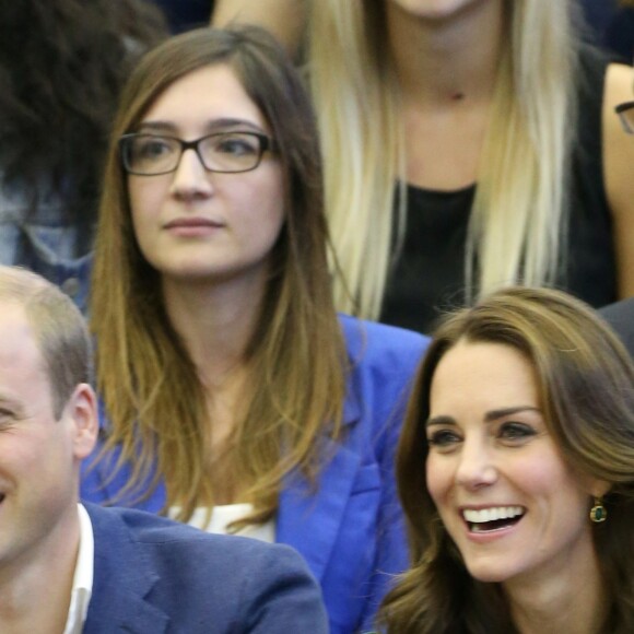 Le prince William et Kate Middleton, duc et duchesse de Cambridge, ont rencontré l'équipe féminine de volley-ball de l'Université de Colombie-Britannique à Kelowna dans la vallée de l'Okanagan et assisté à un match, au matin du quatrième jour de leur visite officielle au Canada, le 27 septembre 2016. Ils ont par ailleurs reçu des maillots en cadeau.