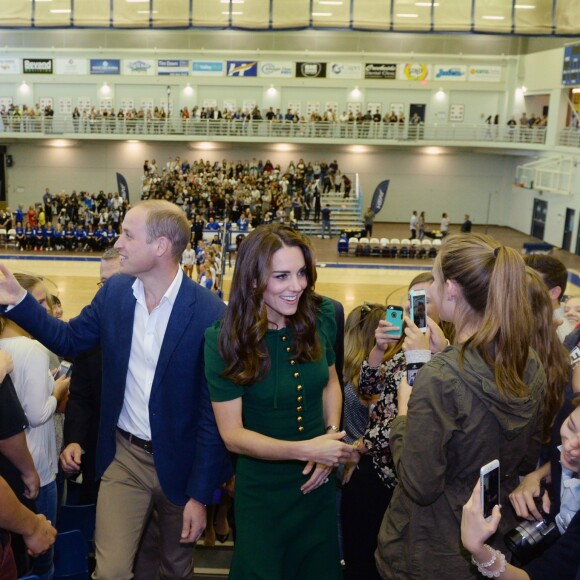 Le prince William et Kate Middleton, duc et duchesse de Cambridge, en visite sur le campus de l'Université de Colombie-Britannique à Kelowna dans la vallée de l'Okanagan, au matin du quatrième jour de leur visite officielle au Canada, le 27 septembre 2016