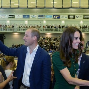 Le prince William et Kate Middleton, duc et duchesse de Cambridge, en visite sur le campus de l'Université de Colombie-Britannique à Kelowna dans la vallée de l'Okanagan, au matin du quatrième jour de leur visite officielle au Canada, le 27 septembre 2016