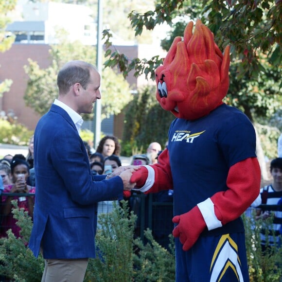 Le prince William et Kate Middleton, duc et duchesse de Cambridge, en visite sur le campus de l'Université de Colombie-Britannique à Kelowna dans la vallée de l'Okanagan, au matin du quatrième jour de leur visite officielle au Canada, le 27 septembre 2016