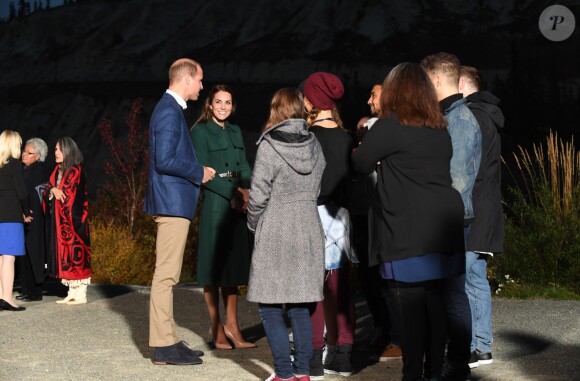 Le prince William et Kate Middleton, duc et duchesse de Cambridge, lors du ''Yukon arts events'' au centre culturel Kwanlin Dunn à Whitehorse, au quatrième jour de leur visite officielle au Canada, le 27 septembre 2016.