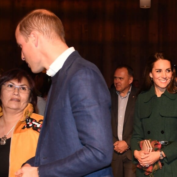 Le prince William et Kate Middleton, duc et duchesse de Cambridge, lors du ''Yukon arts events'' au centre culturel Kwanlin Dunn à Whitehorse, au quatrième jour de leur visite officielle au Canada, le 27 septembre 2016.