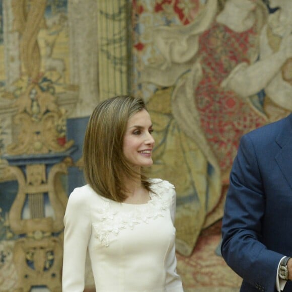 Le roi Felipe VI et la reine Letizia d'Espagne, ainsi que l'infante Elena, recevaient les médaillés olympiques et paralympiques espagnols au palais du Pardo à Madrid le 28 septembre 2016