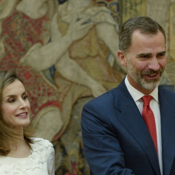 Le roi Felipe VI et la reine Letizia d'Espagne, ainsi que l'infante Elena, recevaient les médaillés olympiques et paralympiques espagnols au palais du Pardo à Madrid le 28 septembre 2016