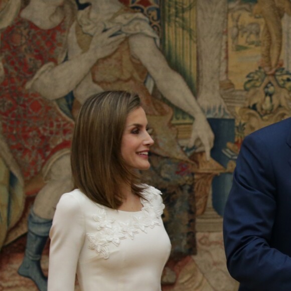 Le roi Felipe VI et la reine Letizia d'Espagne, ainsi que l'infante Elena, recevaient les médaillés olympiques et paralympiques espagnols au palais du Pardo à Madrid le 28 septembre 2016