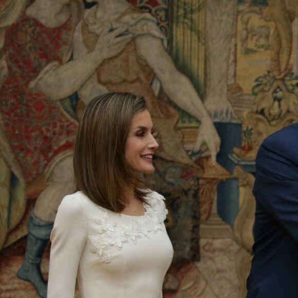 Le roi Felipe VI et la reine Letizia d'Espagne, ainsi que l'infante Elena, recevaient les médaillés olympiques et paralympiques espagnols au palais du Pardo à Madrid le 28 septembre 2016