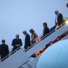 Barack Obama, Bill Clinton, John Kerry et Nancy Pelosi sortent de Air Force One arrivent dans le Maryland au retour d'Israël, le 30 septembre 2016