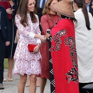 La duchesse Catherine de Cambridge portait une robe Alexander McQueen à Vancouver au Canada le 25 septembre 2016.