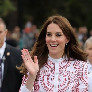 La duchesse Catherine de Cambridge portait une robe Alexander McQueen à Vancouver au Canada le 25 septembre 2016.