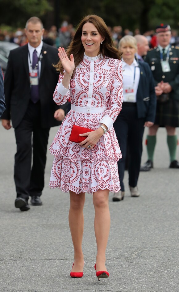 La duchesse Catherine de Cambridge portait une robe Alexander McQueen à Vancouver au Canada le 25 septembre 2016.