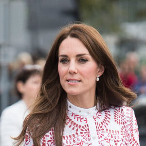 La duchesse Catherine de Cambridge portait une robe Alexander McQueen à Vancouver au Canada le 25 septembre 2016.