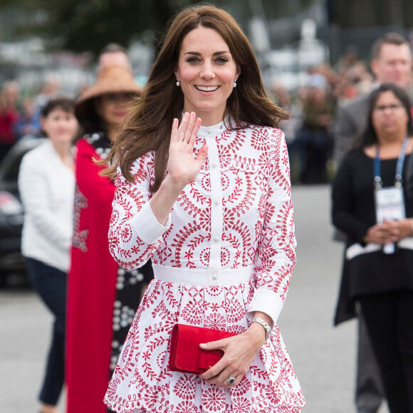 La duchesse Catherine de Cambridge portait une robe Alexander McQueen à Vancouver au Canada le 25 septembre 2016.