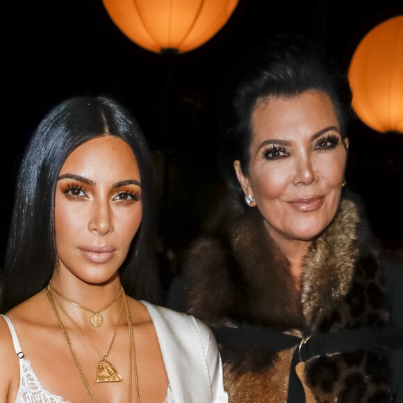 Kim Kardashian et sa mère Kris Jenner - Défilé Givenchy par Riccardo Tisci (collection prêt-à-porter printemps-été 2017) à Paris, le 2 octobre 2016. © Olivier Borde/Bestimage