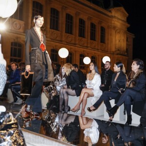 Kim Kardashian, Kourtney Kardashian, leur mère Kris Jenner et son compagnon Corey Gamble - Défilé Givenchy par Riccardo Tisci (collection prêt-à-porter printemps-été 2017) à Paris, le 2 octobre 2016. © Olivier Borde/Bestimage