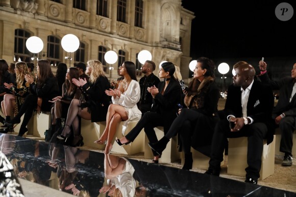 Kim Kardashian, Kourtney Kardashian, leur mère Kris Jenner et son compagnon Corey Gamble - Défilé Givenchy par Riccardo Tisci (collection prêt-à-porter printemps-été 2017) à Paris, le 2 octobre 2016. © Olivier Borde/Bestimage
