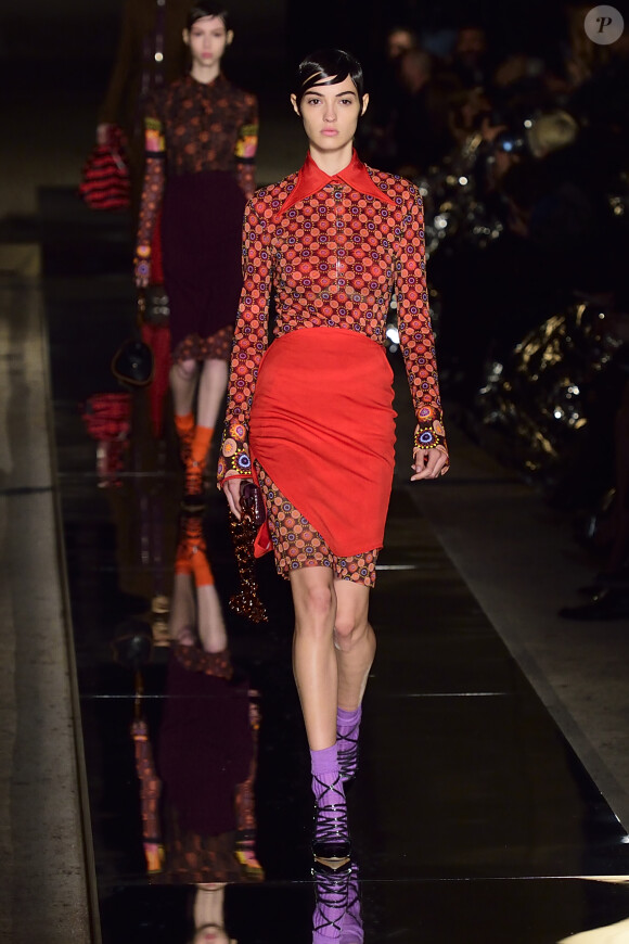 Défilé Givenchy par Riccardo Tisci (collection prêt-à-porter printemps-été 2017) à Paris, le 2 octobre 2016.