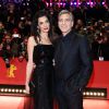 George Clooney et sa femme Amal Alamuddin Clooney sur le tapis rouge du film "Hail Caesar!" lors du 66ème Festival International du Film de Berlin, la Berlinale, le 11 février 2016