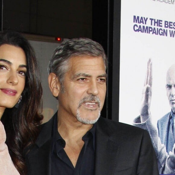 George Clooney et sa femme Amal Alamuddin Clooney à la première de "Our brand is crisis" à Los Angeles le 26 octobre 2015.