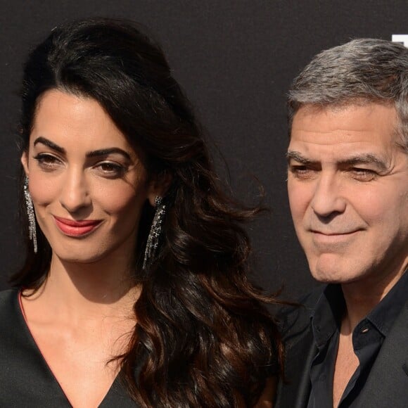 George Clooney et sa femme Amal Alamuddin Clooney à la première du film " Tomorrowland " à Los Angeles le 09 mai 2015.