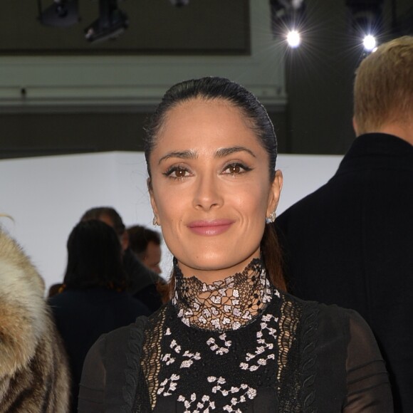 Salma Hayek - Défilé de mode prêt-à-porter printemps-été 2017 Giambattista Valli à Paris. Le 3 octobre 2016 © CVS-Veeren / Bestimage