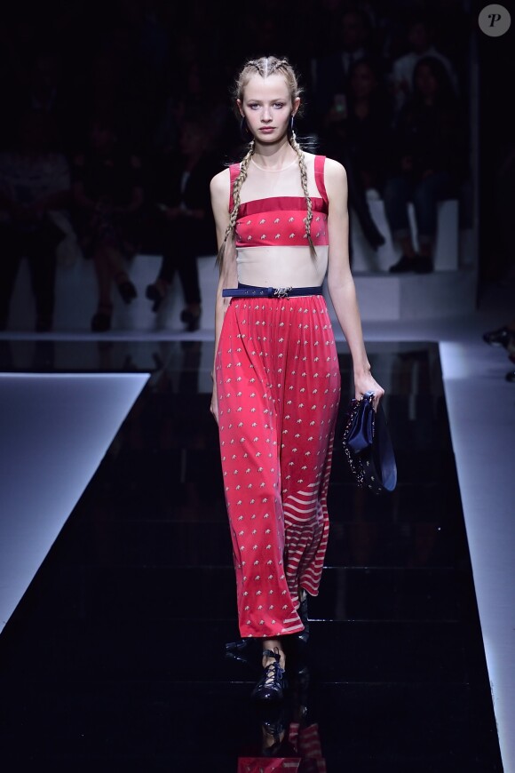 Défilé Emporio Armani (collection printemps-été 2017) à l'AccorHotels Arena. Paris, le 3 octobre 2016.