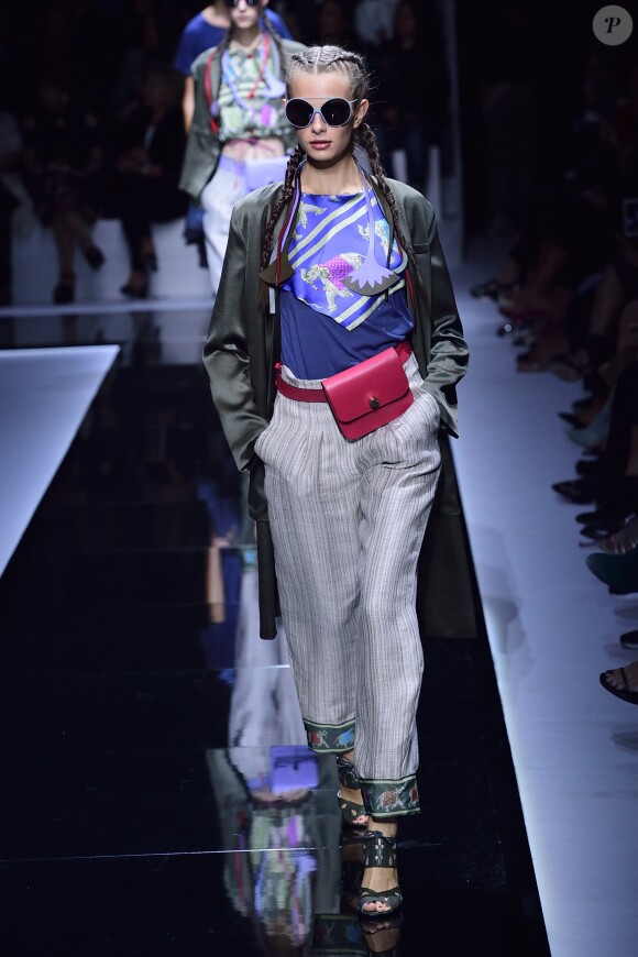 Défilé Emporio Armani (collection printemps-été 2017) à l'AccorHotels Arena. Paris, le 3 octobre 2016.