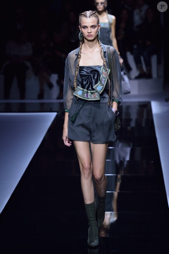 Défilé Emporio Armani (collection printemps-été 2017) à l'AccorHotels Arena. Paris, le 3 octobre 2016.