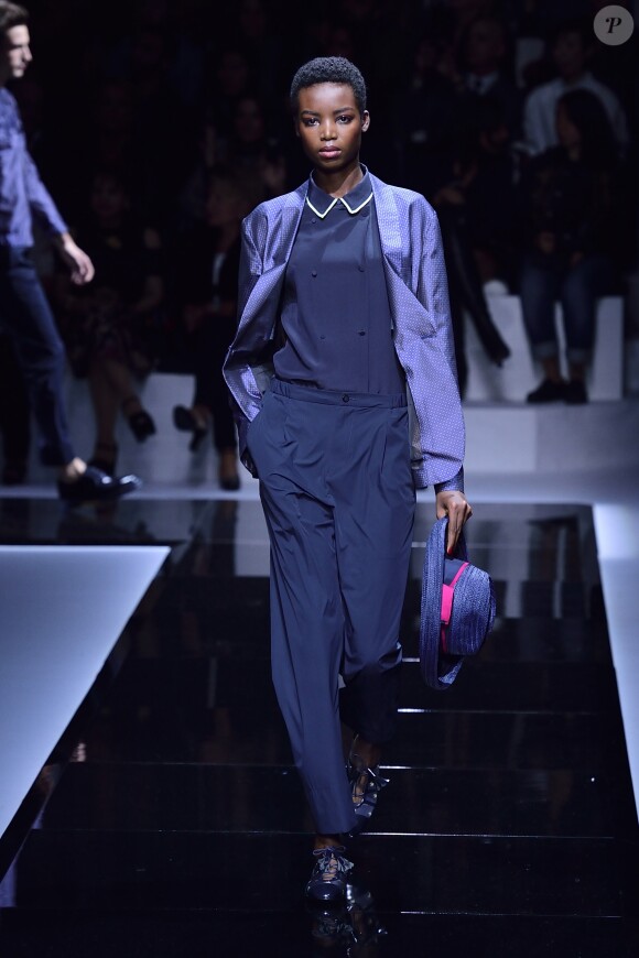 Défilé Emporio Armani (collection printemps-été 2017) à l'AccorHotels Arena. Paris, le 3 octobre 2016.