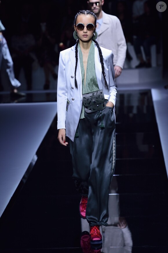 Défilé Emporio Armani (collection printemps-été 2017) à l'AccorHotels Arena. Paris, le 3 octobre 2016.