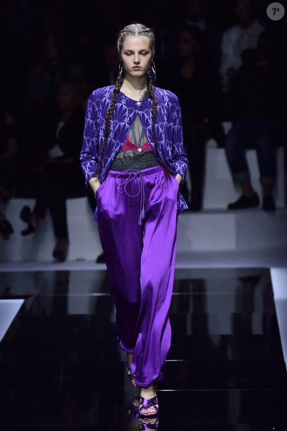 Défilé Emporio Armani (collection printemps-été 2017) à l'AccorHotels Arena. Paris, le 3 octobre 2016.