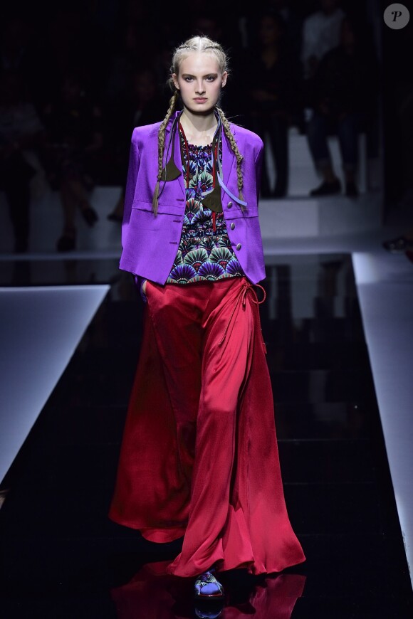 Défilé Emporio Armani (collection printemps-été 2017) à l'AccorHotels Arena. Paris, le 3 octobre 2016.