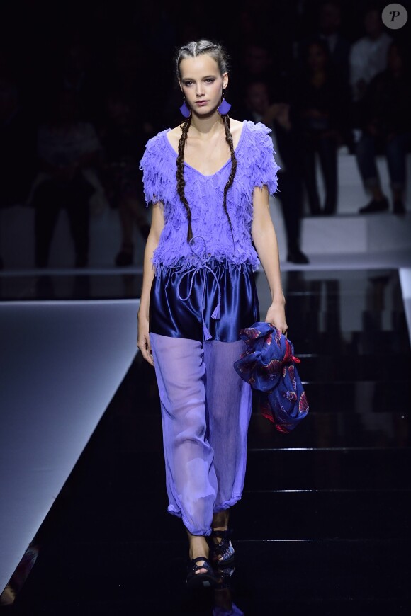 Défilé Emporio Armani (collection printemps-été 2017) à l'AccorHotels Arena. Paris, le 3 octobre 2016.