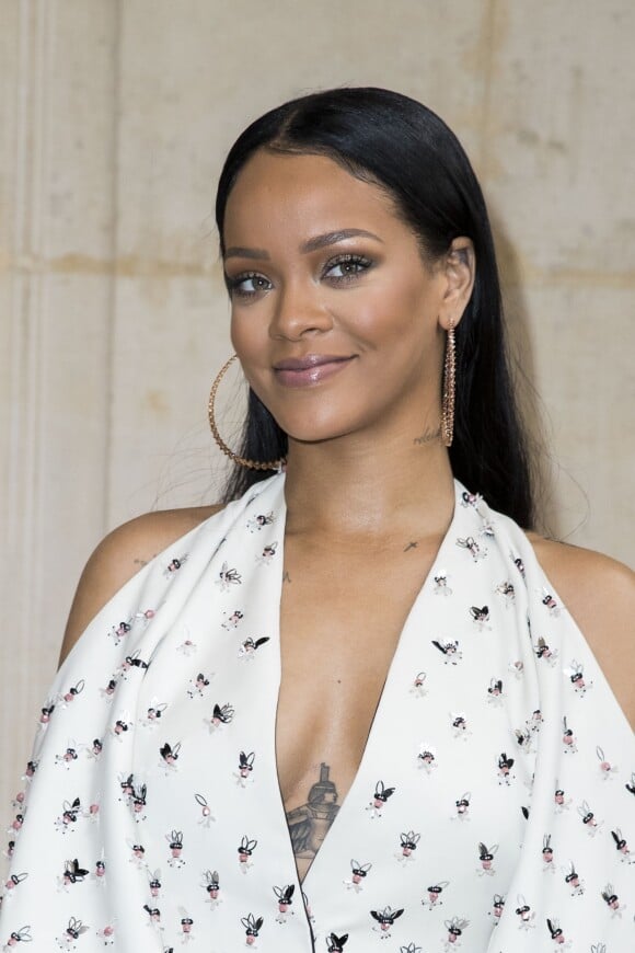 Rihanna - People au défilé de mode "Christian Dior", collection prêt-à-porter Printemps-Eté 2017 à Paris, le 30 septembre 2016.
